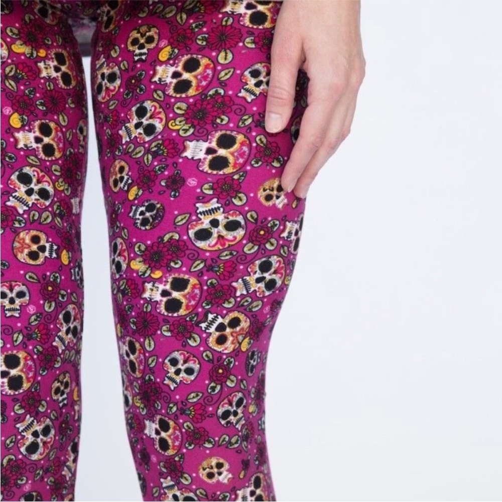Agnes & Dora Jaw Pop Skull/Floral Print Leggings